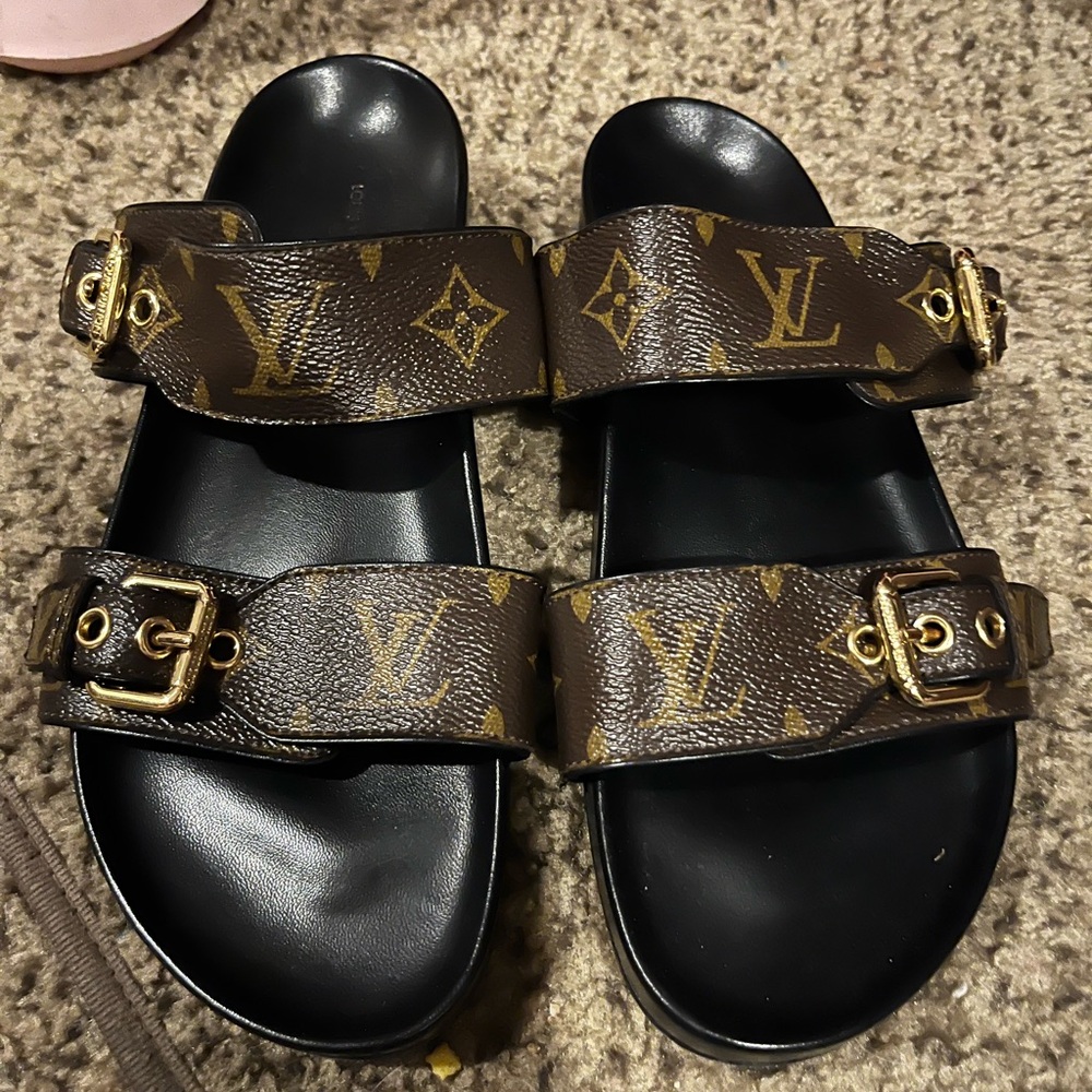 Louis Vuitton bom dia mules